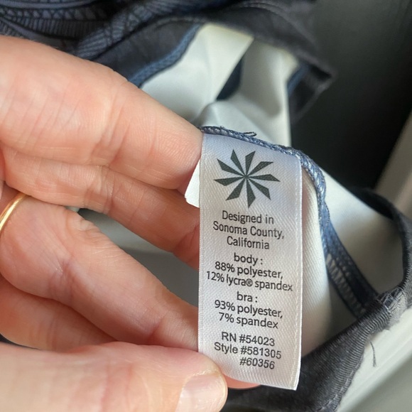 Athleta Spaghetti Strap Top With Built-in Bra Size XS - Picture 7 of 7